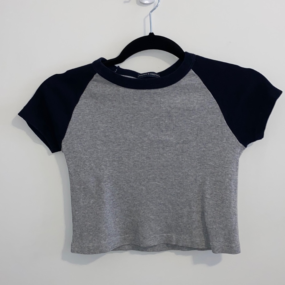 Brandy Melville cotton baseball shirt Xs